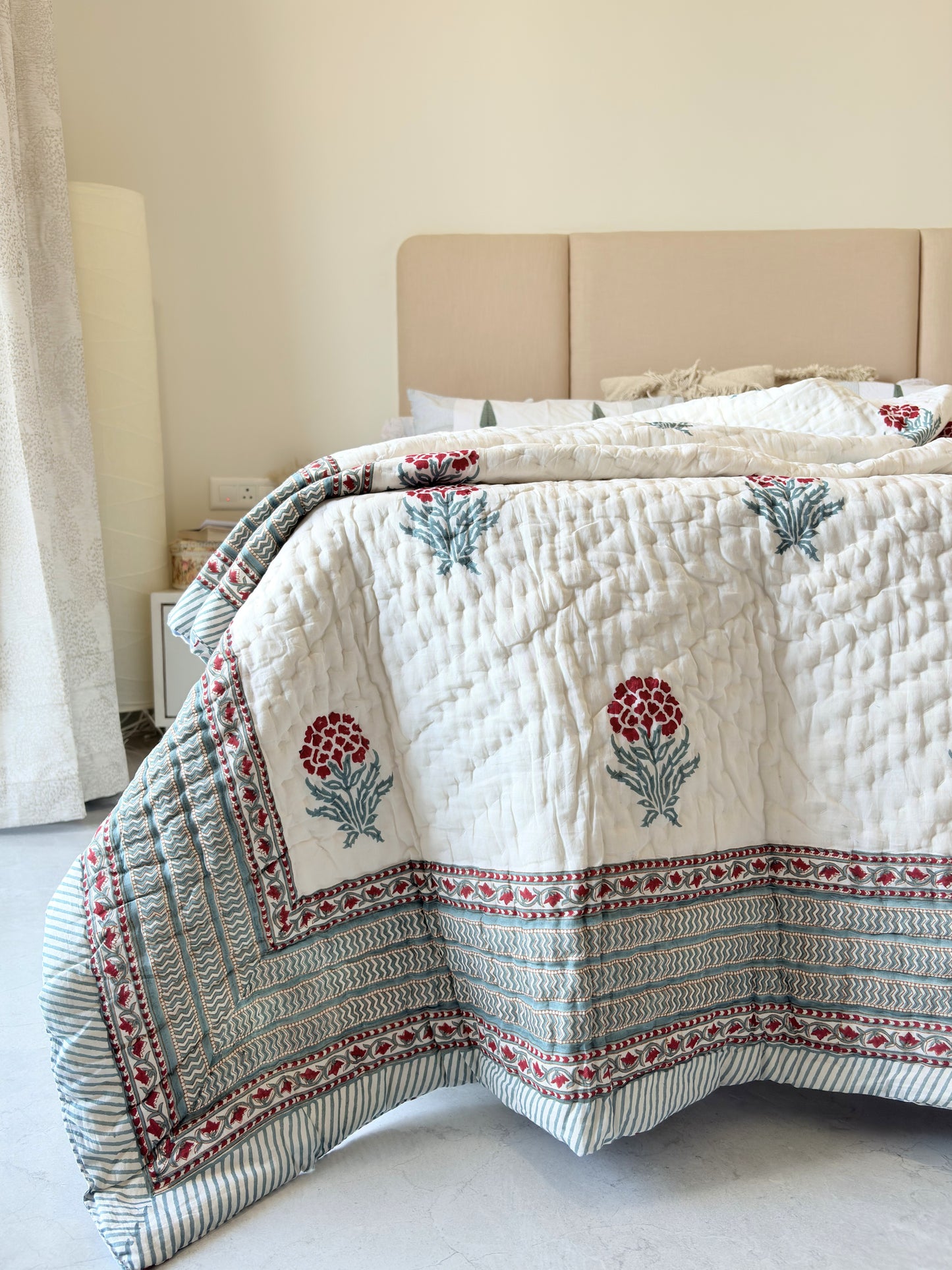 Gulaab Bagh Reversible Cotton Quilt